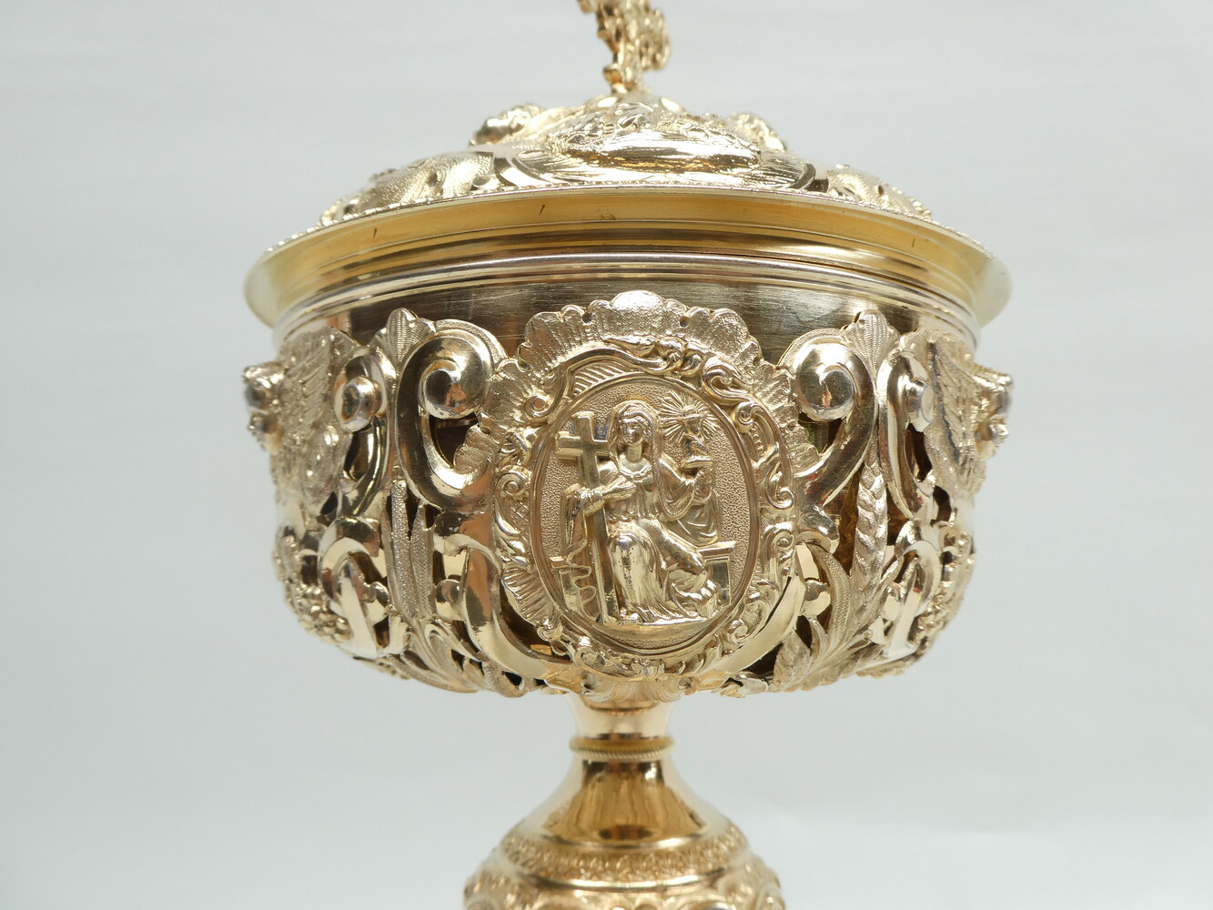1 Baroque - Style Exceptional Ciborium By : French Silversmith'S Favier Freres, Who Worked In Lyon ,France In The Second Half Of The 19th Century.