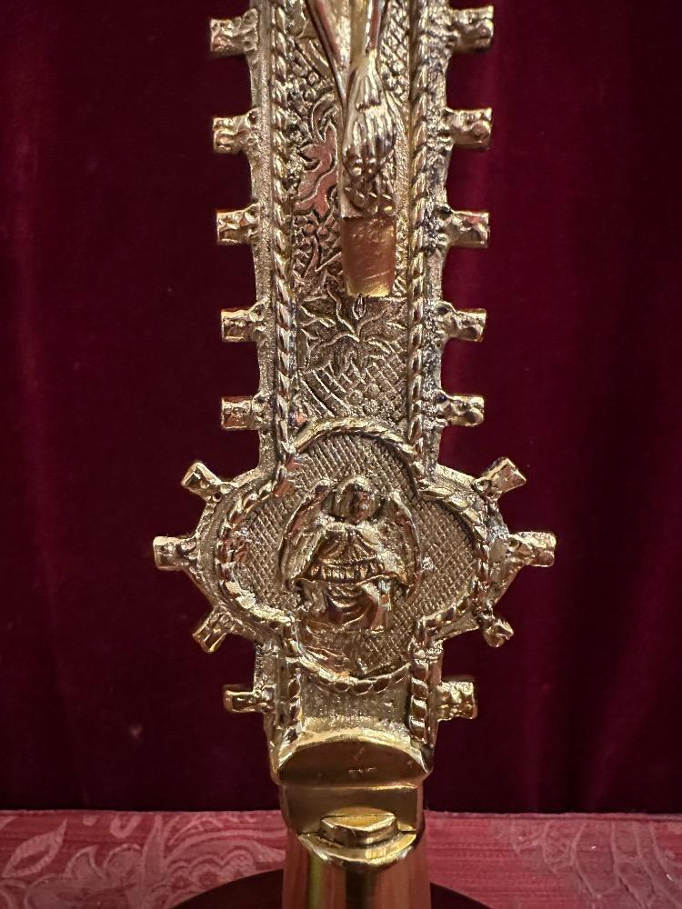 1 Gothic - style Altar - Cross
