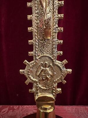 1 Gothic - style Altar - Cross