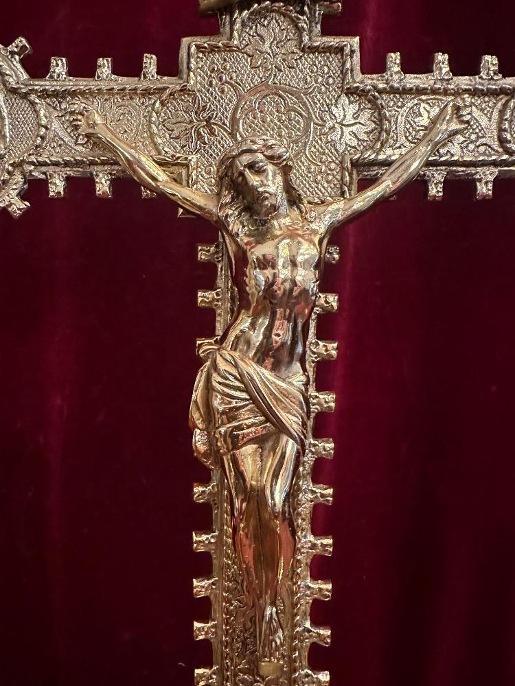1 Gothic - style Altar - Cross