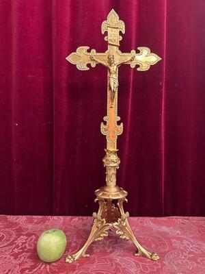 1 Gothic - style Altar - Cross