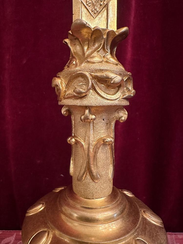 1 Gothic - style Altar - Cross