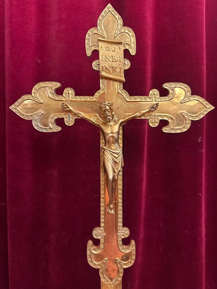 1 Gothic - style Altar - Cross