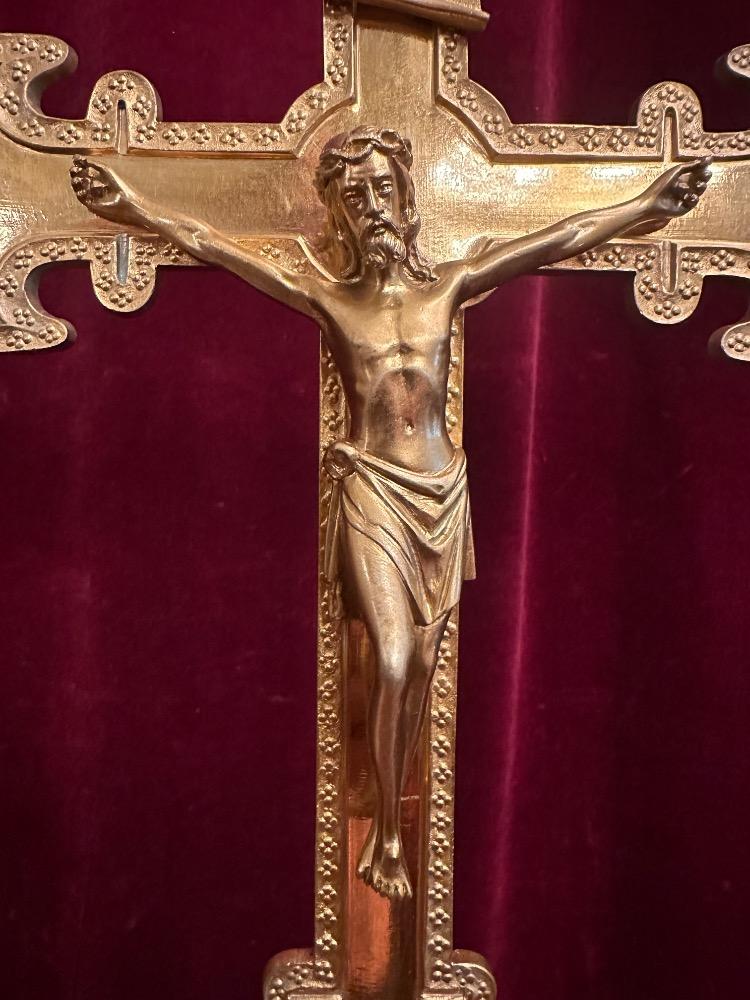 1 Gothic - style Altar - Cross