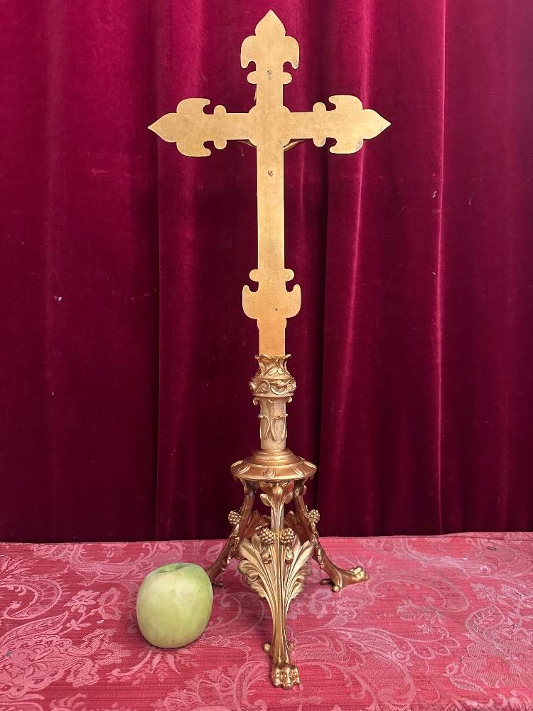 1 Gothic - style Altar - Cross