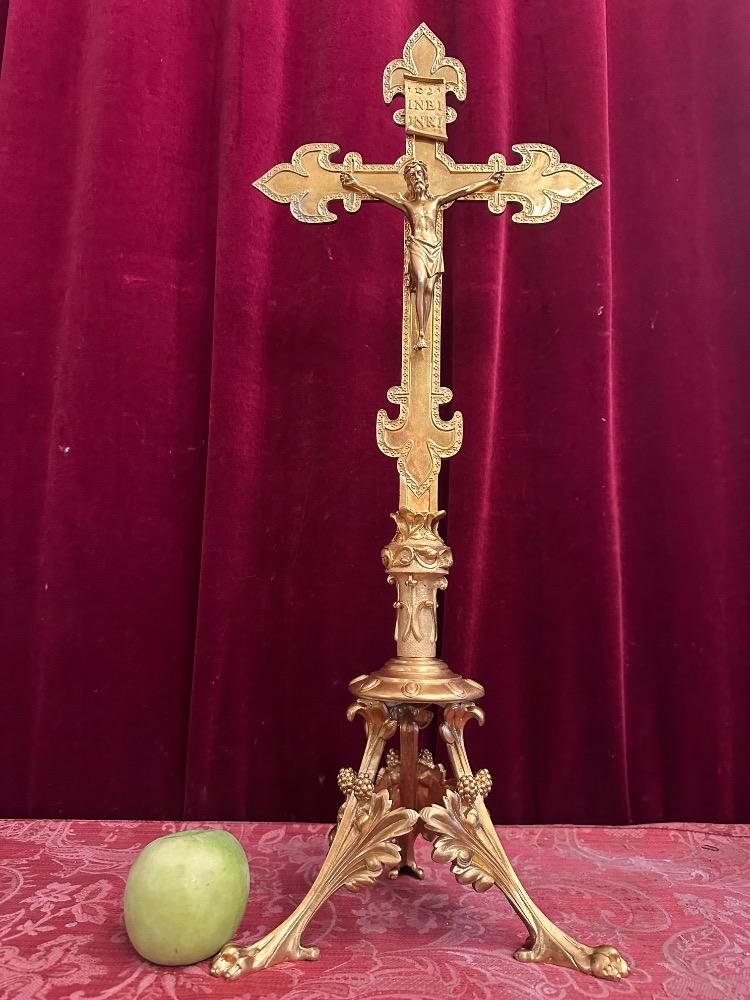 1 Gothic - style Altar - Cross