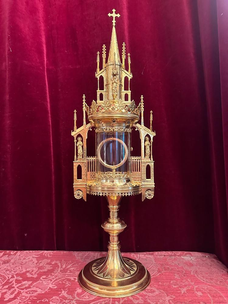 1 Gothic - Style Cillinder Monstrance