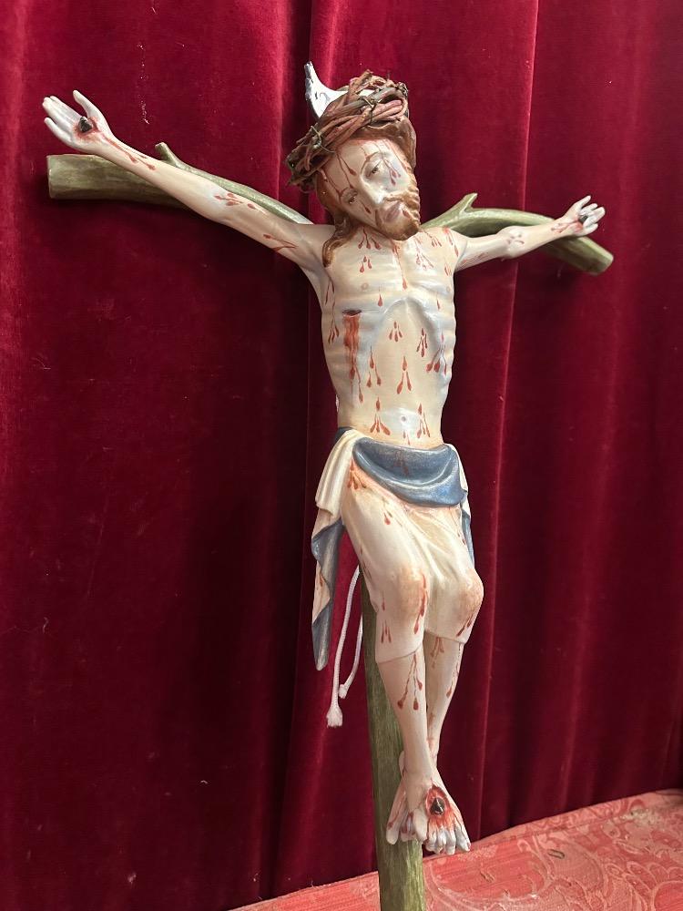 1 Gothic - style Corpus With Cross