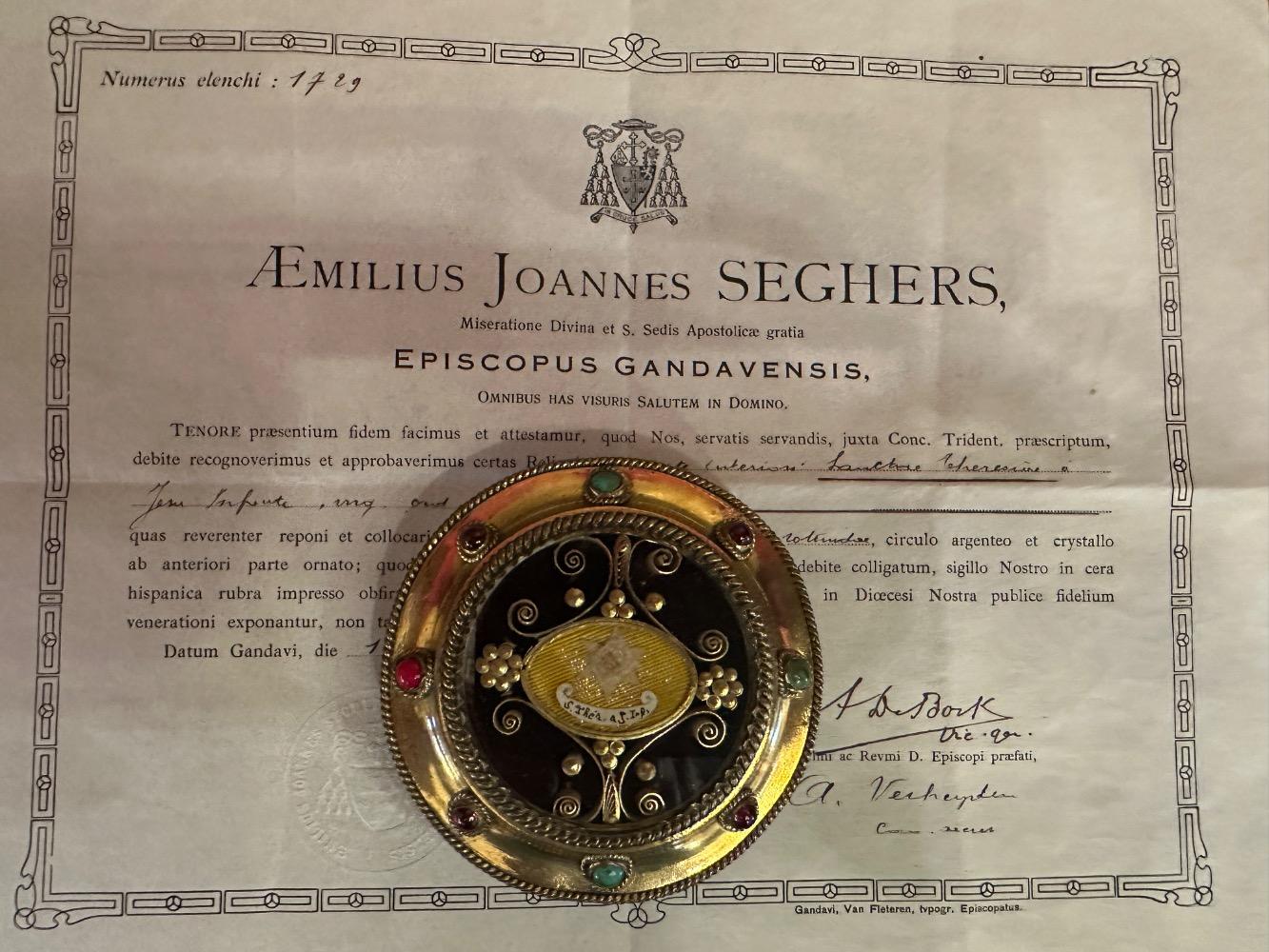 1  Large Reliquary - Relic Ex Veste Interiori St. Therese Of Lisieux With Document