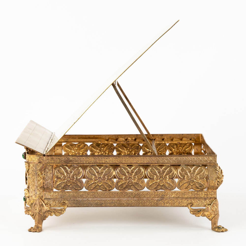 1  Adjustable Missal Stand Expected !