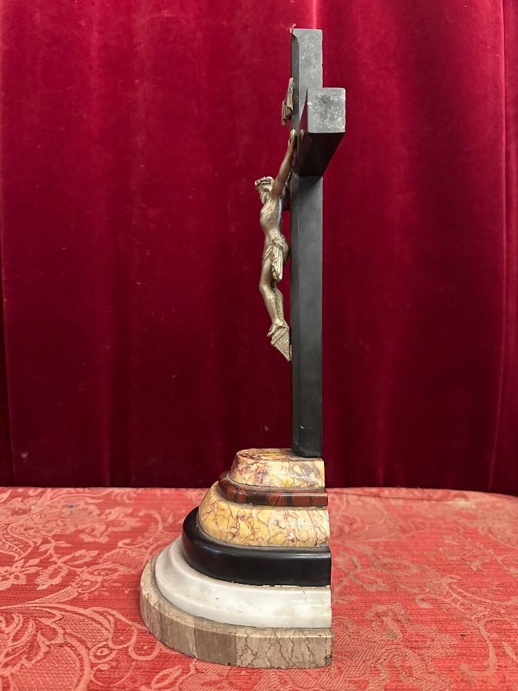 1  Altar - Cross