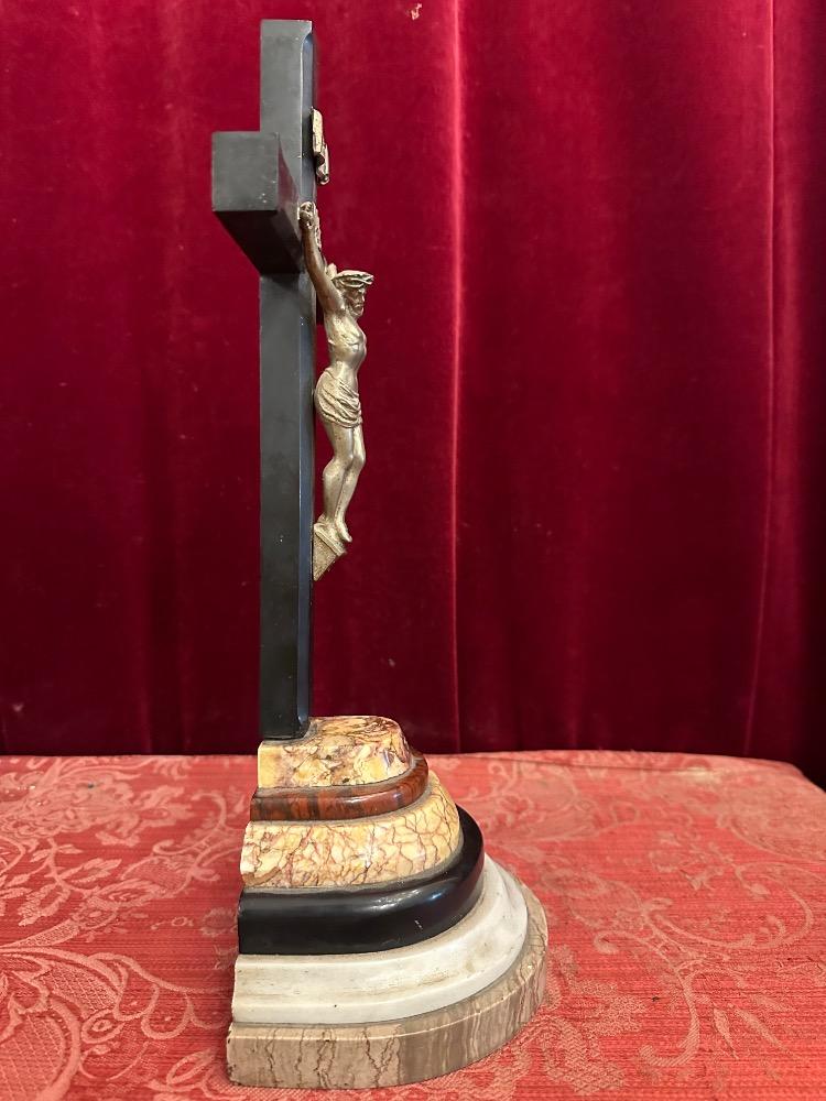 1  Altar - Cross
