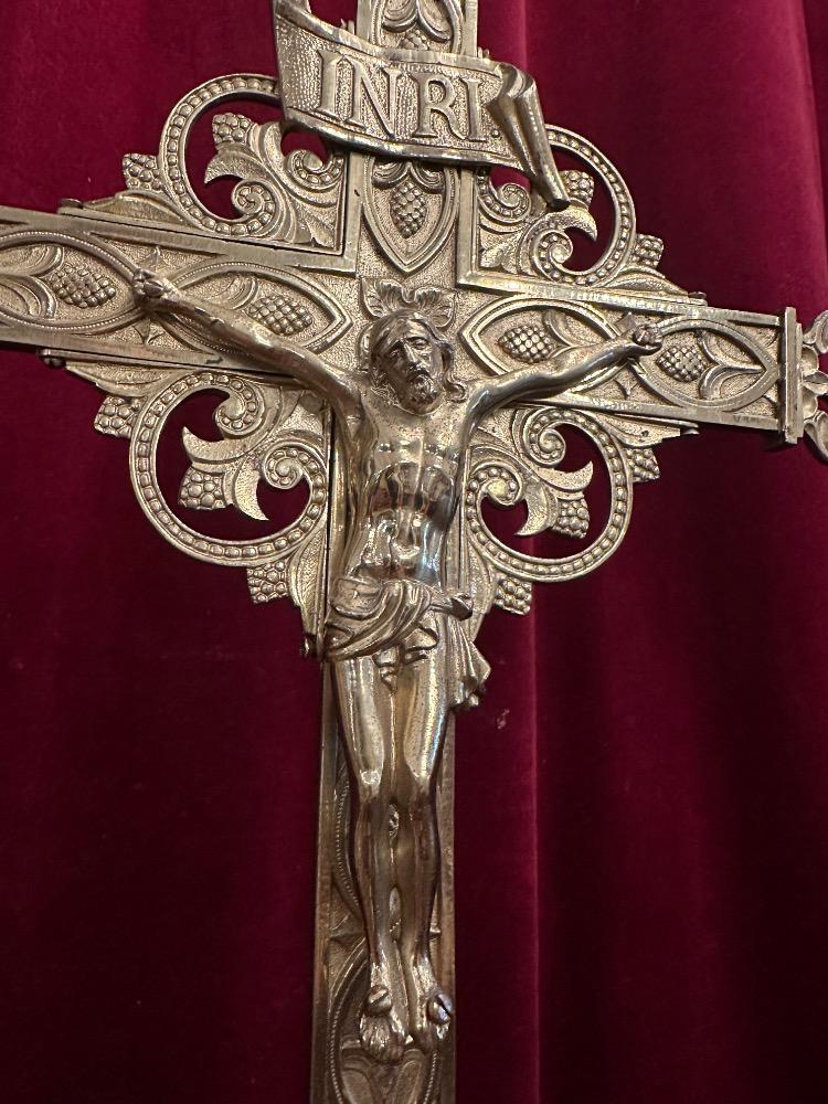 1  Altar - Cross