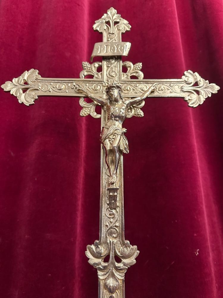 1  Altar - Cross
