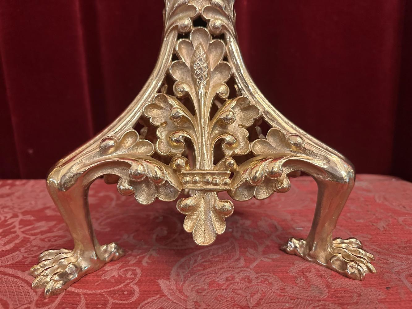 1  Altar - Cross
