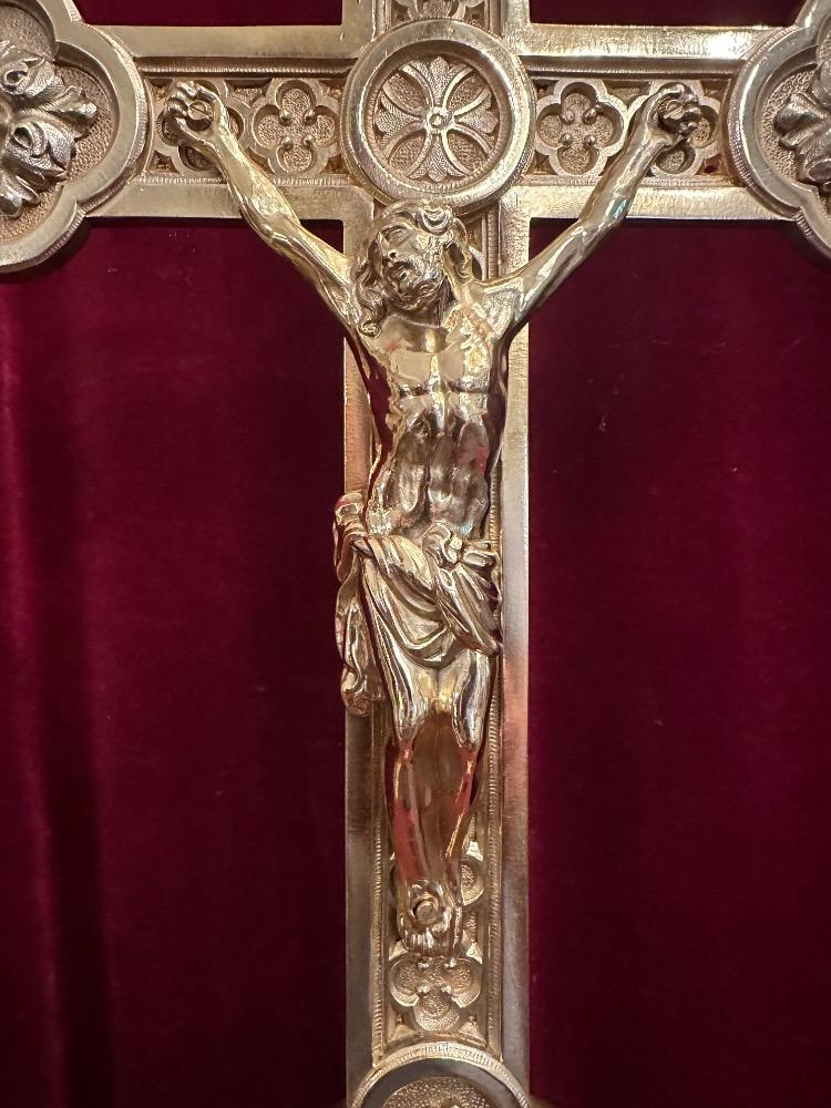 1  Altar - Cross