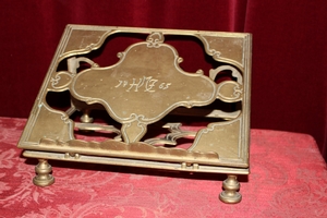 Altar - Lectern en Brass / Bronze, Belgium 18 th century