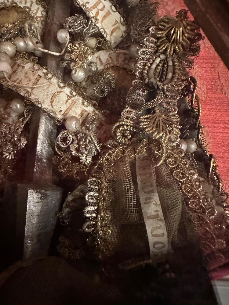 1  Altar - Reliquary With Nail ( Clavus ) Touched To Parts Of The Holy Cross.