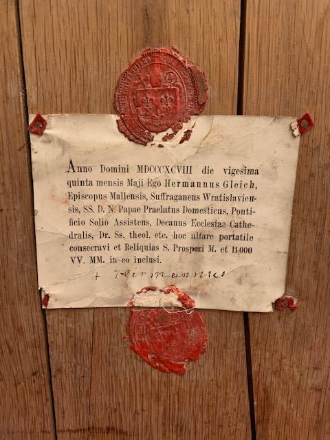 1  Altar Stone With Relics & Original Documentation Sealed En Oak Wood / Stone