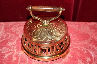 Altar - Bell style ART - DECO en Brass / Bronze / Polished and Varnished, Belgium 20th century ( anno 1930 )