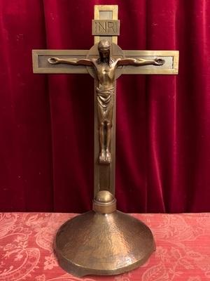 Altar - Cross style ART - DECO en Brass / Bronze / Hand Hammered, Dutch 20th century (Anno 1930)