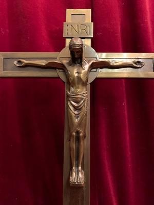 Altar - Cross style ART - DECO en Brass / Bronze / Hand Hammered, Dutch 20th century (Anno 1930)