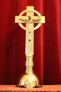 Altar - Cross style ART - DECO en Brass / Polished / New Varnished, Belgium 20th century (Anno 1930)