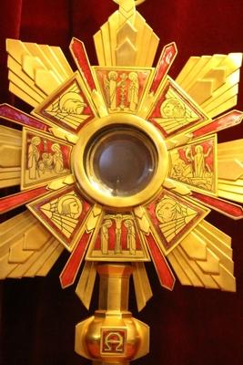 Monstrance With Original Case And Lunula style ART - DECO en Bronze / Gilt / Enamel, Belgium 20th century