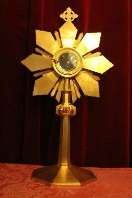 Monstrance With Original Case And Lunula style ART - DECO en Bronze / Gilt / Enamel, Belgium 20th century