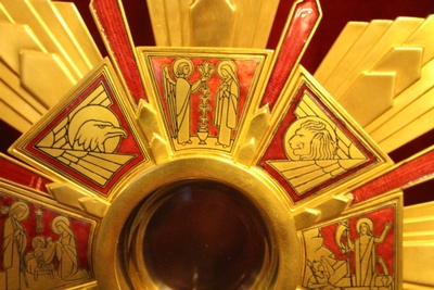 Monstrance With Original Case And Lunula style ART - DECO en Bronze / Gilt / Enamel, Belgium 20th century