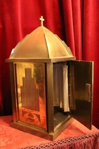 Small Tabernacle style ART - DECO en Brass / Bronze, Dutch 20th century anno 1955