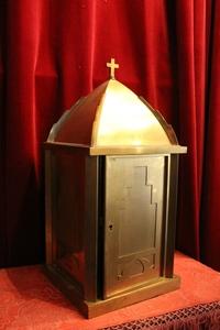 Small Tabernacle style ART - DECO en Brass / Bronze, Dutch 20th century anno 1955