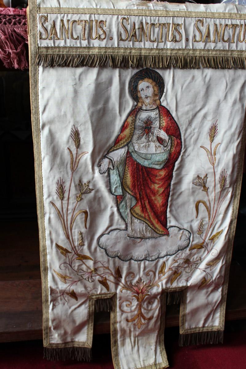 1  Banner Sacred Heart