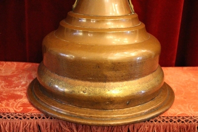 Baptismal Font en Brass Hand - Hammered, 18 th century