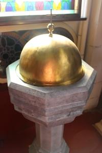 Baptismal Font. Signed: Felix Simonet - Dinant 1878. en Handcarved 