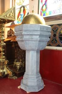 Baptismal Font. Signed: Felix Simonet - Dinant 1878. en Handcarved 