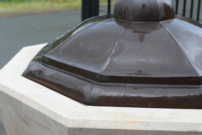 Baptismal Font Weight 550 Kgs. en Natural Stone Travertine / Brass, Dutch 20th century (anno 1930 )