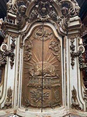 Cillinder Tabernacle Restoring Needed style Baroque en Fully Hand Carved Elements Wood Polychrome, Belgium 18 th century ( Anno 1740 )