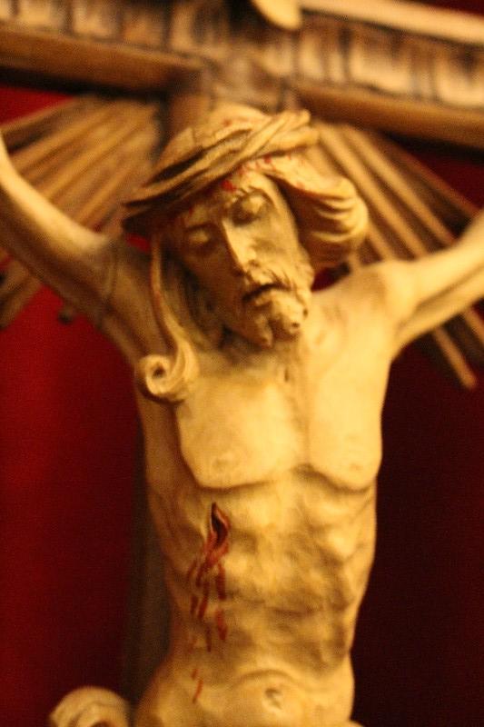 1 Baroque Cross + Corpus