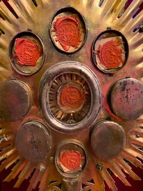 1 Baroque Exeptional Religuary Relic Of The True Cross Surrounded By Multiple Relics Each With Original Document