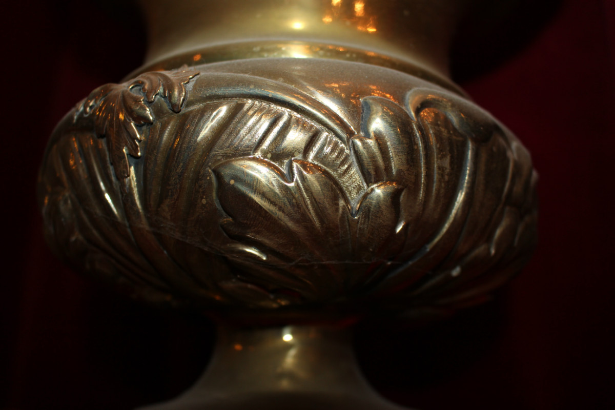 1 baroque Holy Water Bucket. Measures Aspergil 47 Cm.