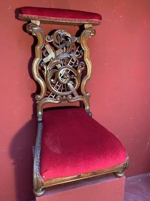 Kneeler style Baroque en Walnut / Red Velvet, Belgium 18th century ( Anno 1850 )