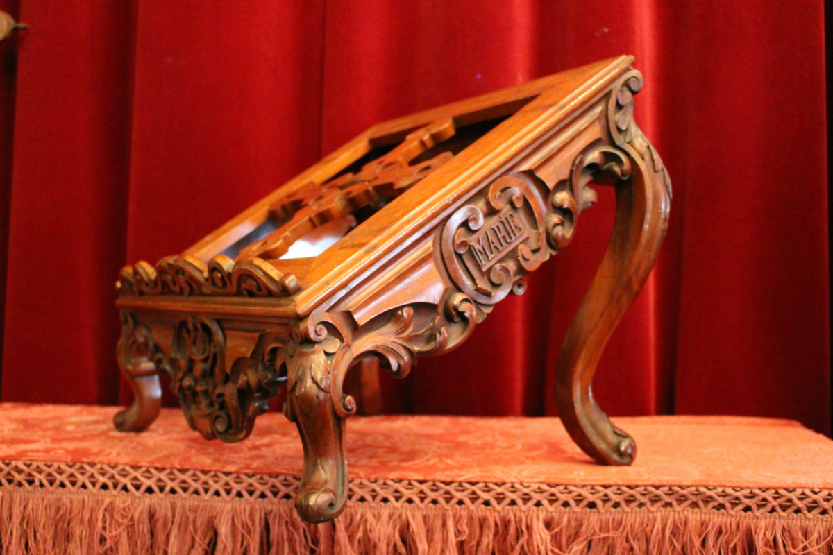 1 Baroque Missal Stand