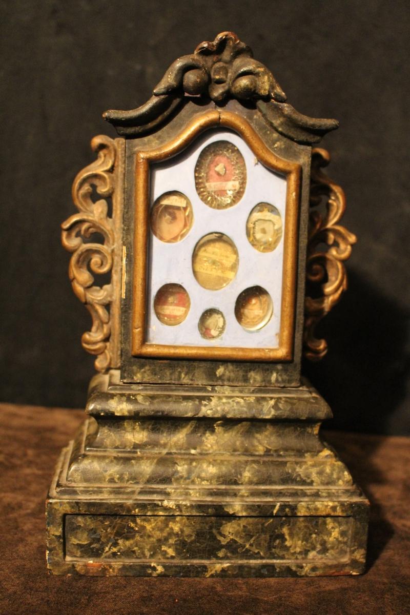 1 baroque Reliquary
