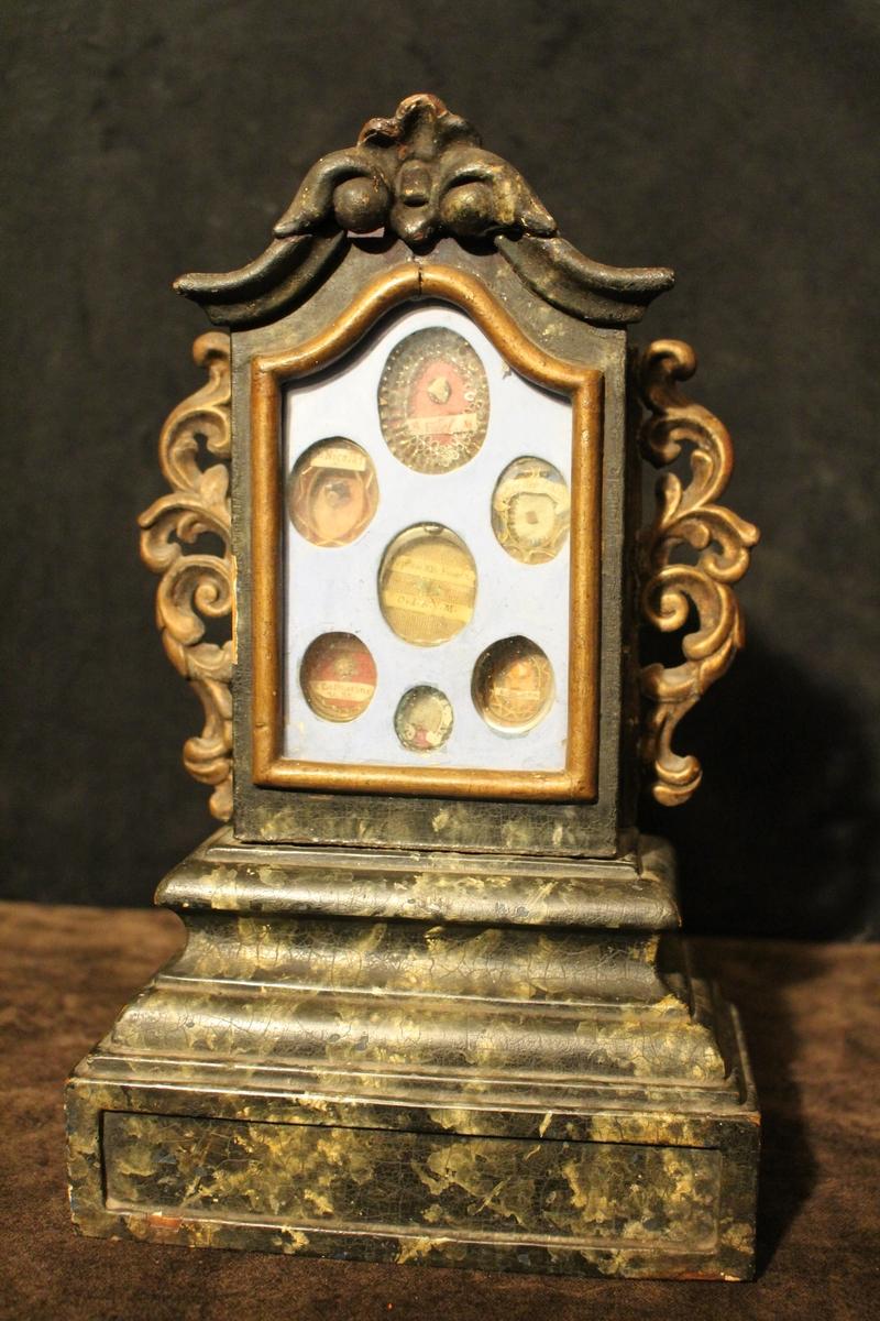 1 baroque Reliquary