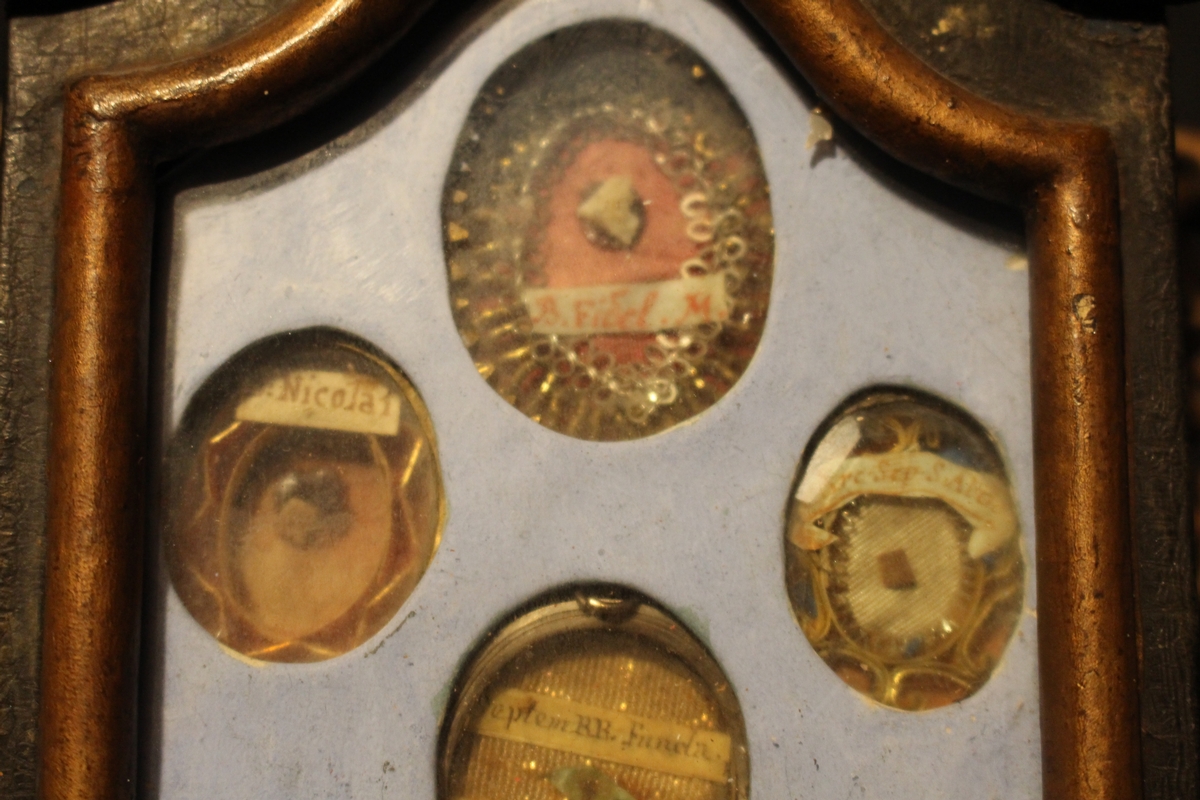 1 baroque Reliquary