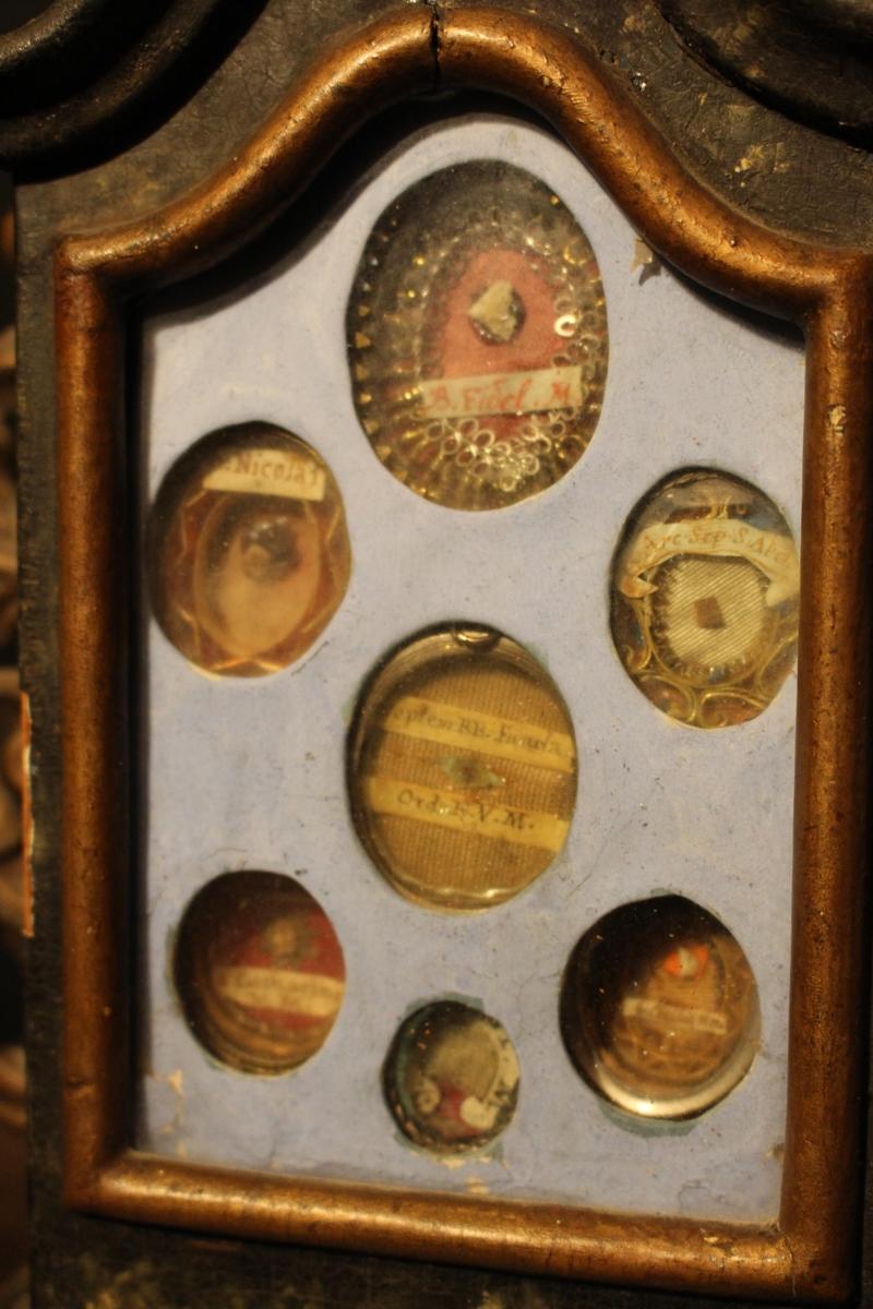 1 baroque Reliquary