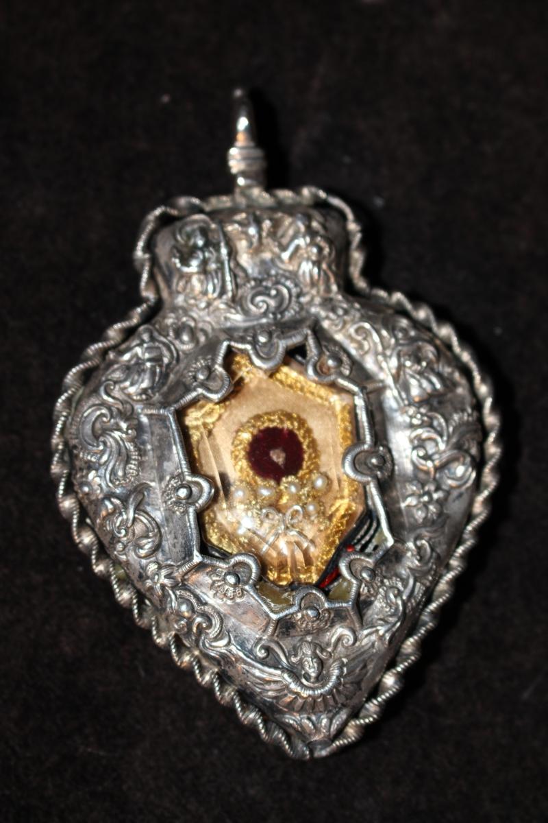 1 baroque Reliquary