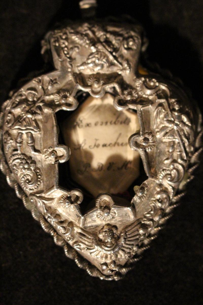 1 baroque Reliquary