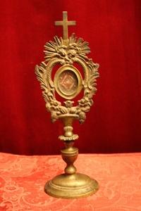 Reliquary. Relics Of : B. Maria Virgine. St. Francis Of Sales. St. Chantal. St. Theresia Of Lisieux. St. Vincent A Paulo. style Baroque en Bronze, France 19th century